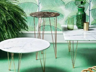 Tavolini Flamingo con top in marmo e struttura in metallo Collection di Felis