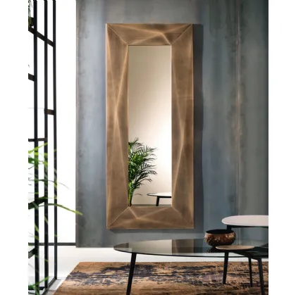 Specchio Diamond con cornice in ottone spazzolato di Riflessi