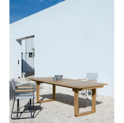 Tavolo Cosette in teak di Unopiu