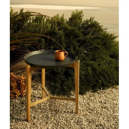 Tavolino Fresbee in alluminio e teak di Unopiu