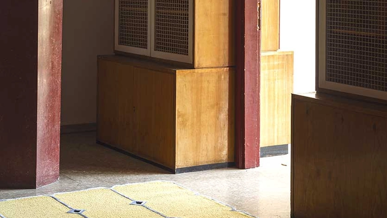 Tappeto Cut Out giallo di Carpet Edition