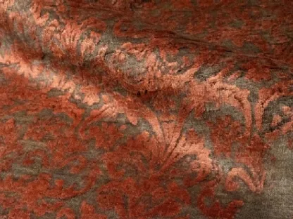 Tappeto Damask Waterfall Rubino di Carpet Edition