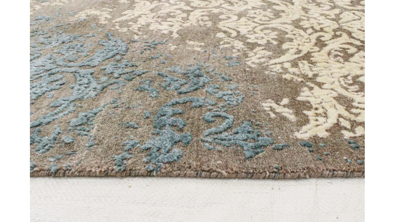 Tappeto in bamboo e cotone Damask Elegance Ghiaccio di Carpet Edition