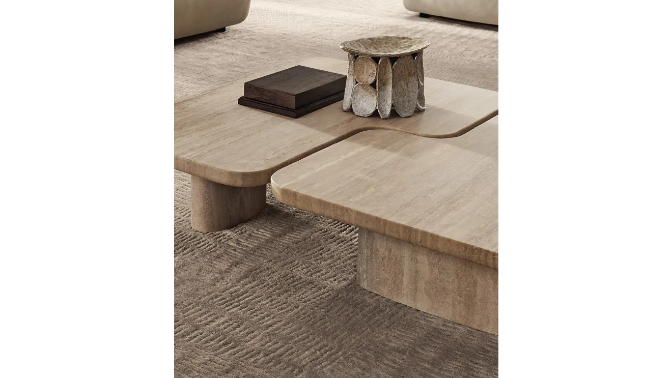 Tavolini Ernest in marmo travertino di Poliform