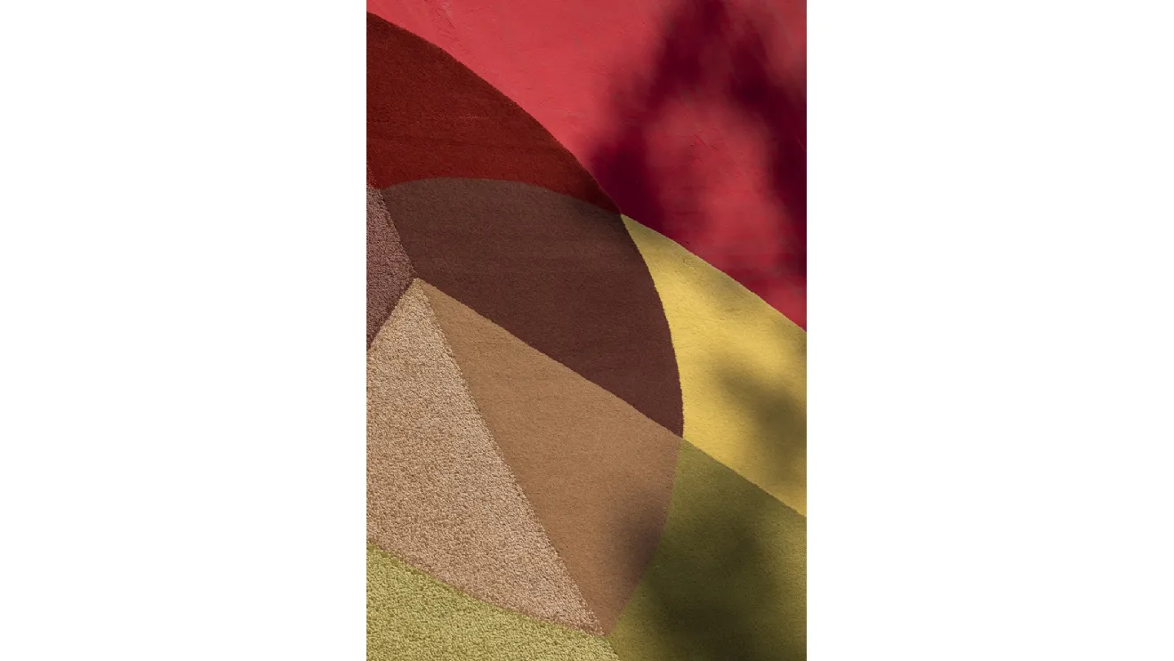Tappeto in lana con i colori e la forma delle foglie d'autunno Foliage Autumn di Carpet Edition