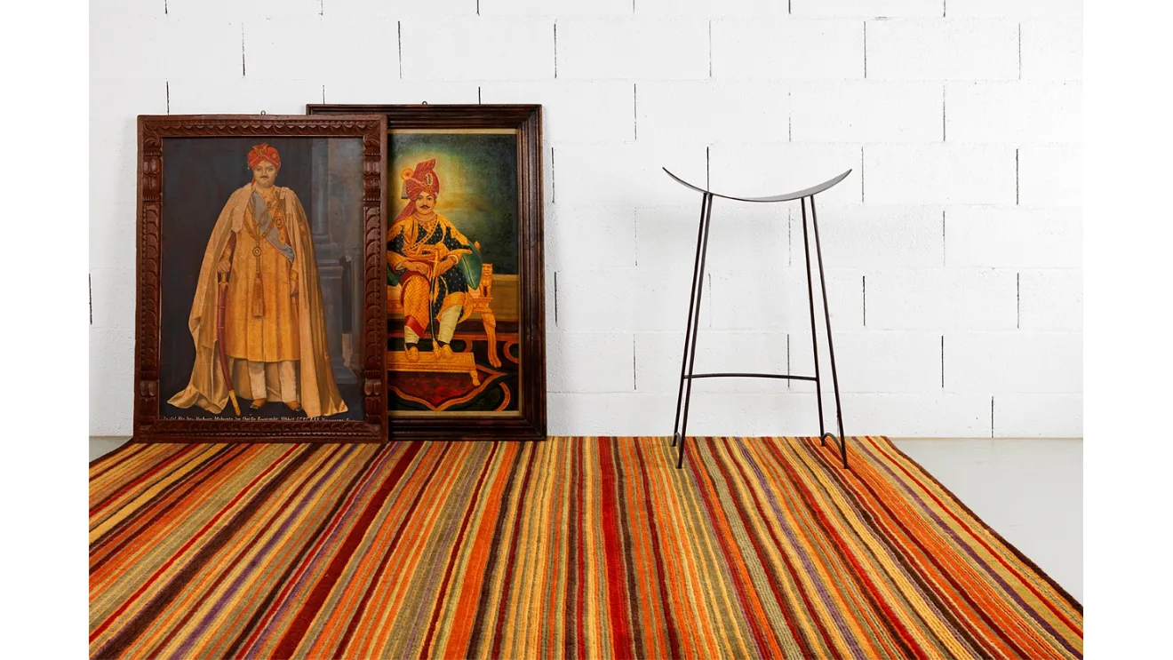 Tappeto multirighe dai colori caldi e vivaci Gianni di Carpet Edition