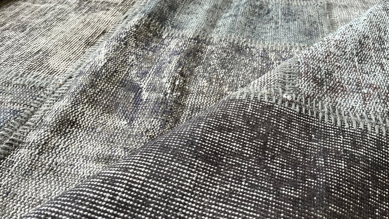 Tappeto Patchwork Light Grey in Lana e Cotone di Carpet Edition