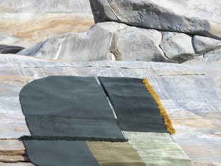 Tappeto Sece Goethite Blue di Carpet Edition