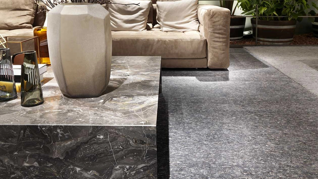 Tappeto Steel Argento Cielo in Bamboo e Lana di Carpet Edition