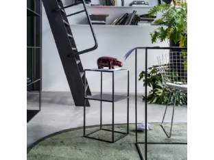Tavolino Side in metallo verniciato color antracite di Adriani e Rossi