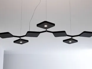 Lampada a sospensione composta da moduli quadrati in alluminio verniciato Quad di Linea Light