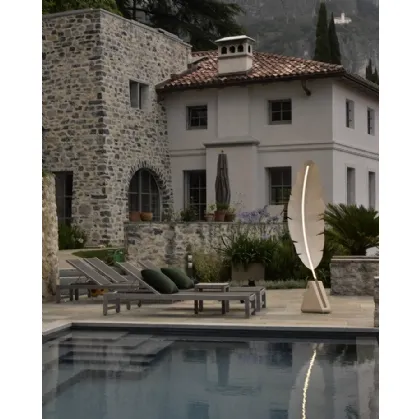 Lampada Soul Floor Lamp Banano Outdoor di Antonangeli