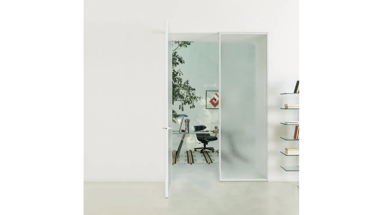 Porta per interni Sherazade Double Swing Plain in vetro con telaio in alluminio di Glas Italia