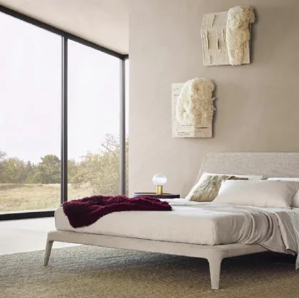 Letto Kelly in tessuto Naxos Sabbia di Poliform