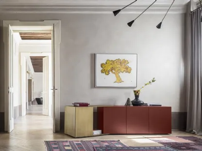 Madia in MDF laccato con elemento in metallo orientabile Partout Sideboard di Mogg