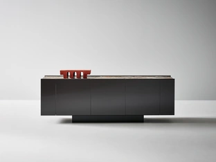 Madia Spy in legno laccato di Bonaldo