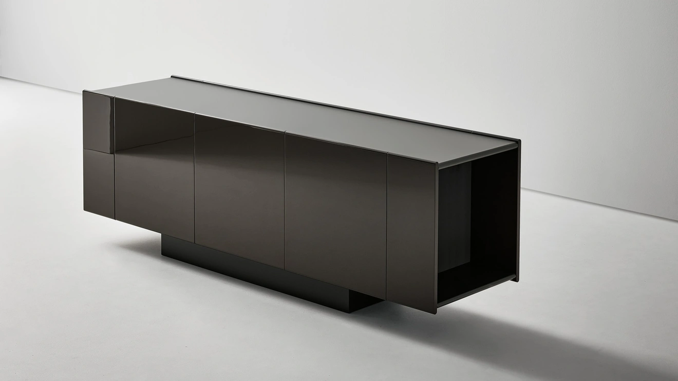 Madia Spy in legno laccato di Bonaldo