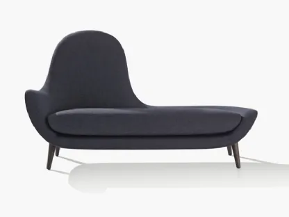 Poltrona Mad Chaise Longue in tessuto e pelle sul retro con gambe in olmo nero di Poliform