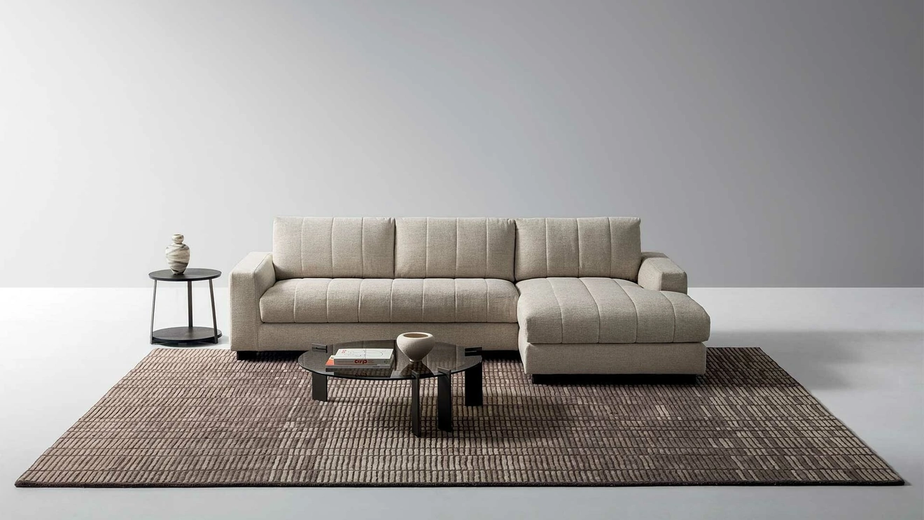 Divano in tessuto con penisola Luvon di Ditre Italia