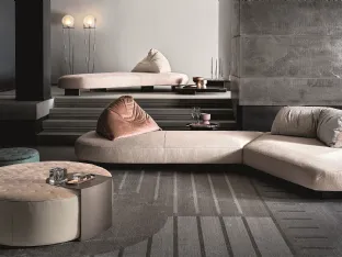 Divano originale freestanding con una base in tessuto Papilo di Ditre Italia