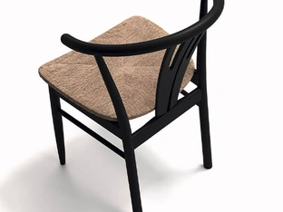 Sedia Queeny in faggio laccato nero di Arrital