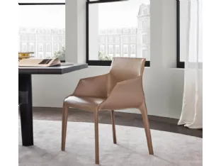 Sedia con braccioli Seattle completamente rivestita in cuoio di Poliform