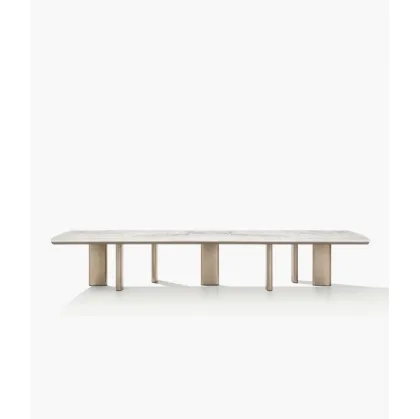 Tavolo Adrien con top in marmo di Poliform
