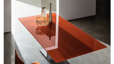 Tavolo Palace con top in vetro laccato e base in metallo laccato di Sovet