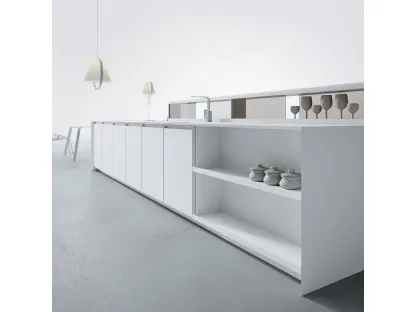 Cucina Design lineare in Corian glacier white AkB 08 02 di Arrital