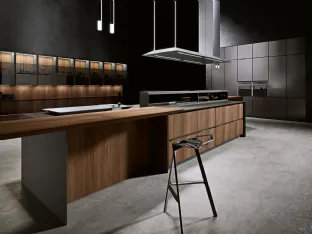 Cucina Design con isola in impiallacciato Noce Canaletto e laccato ossidato Piombo AkB 08 03 di Arrital