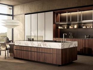 Cucina Design Phoenix in Noce, Marmo e laccato goffrato Ghiaccio di Poliform