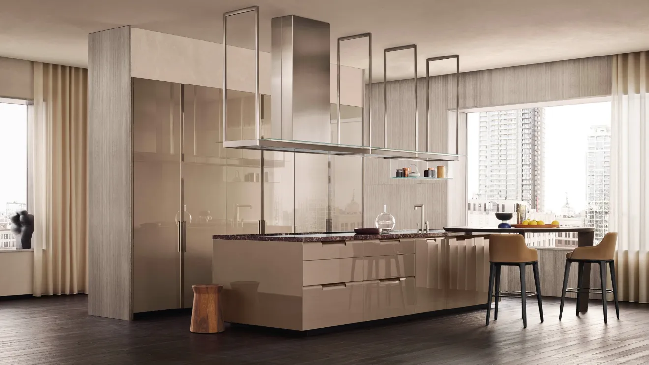 Cucina Design lineare Shape 02 in laccato lucido con top in marmo di Poliform