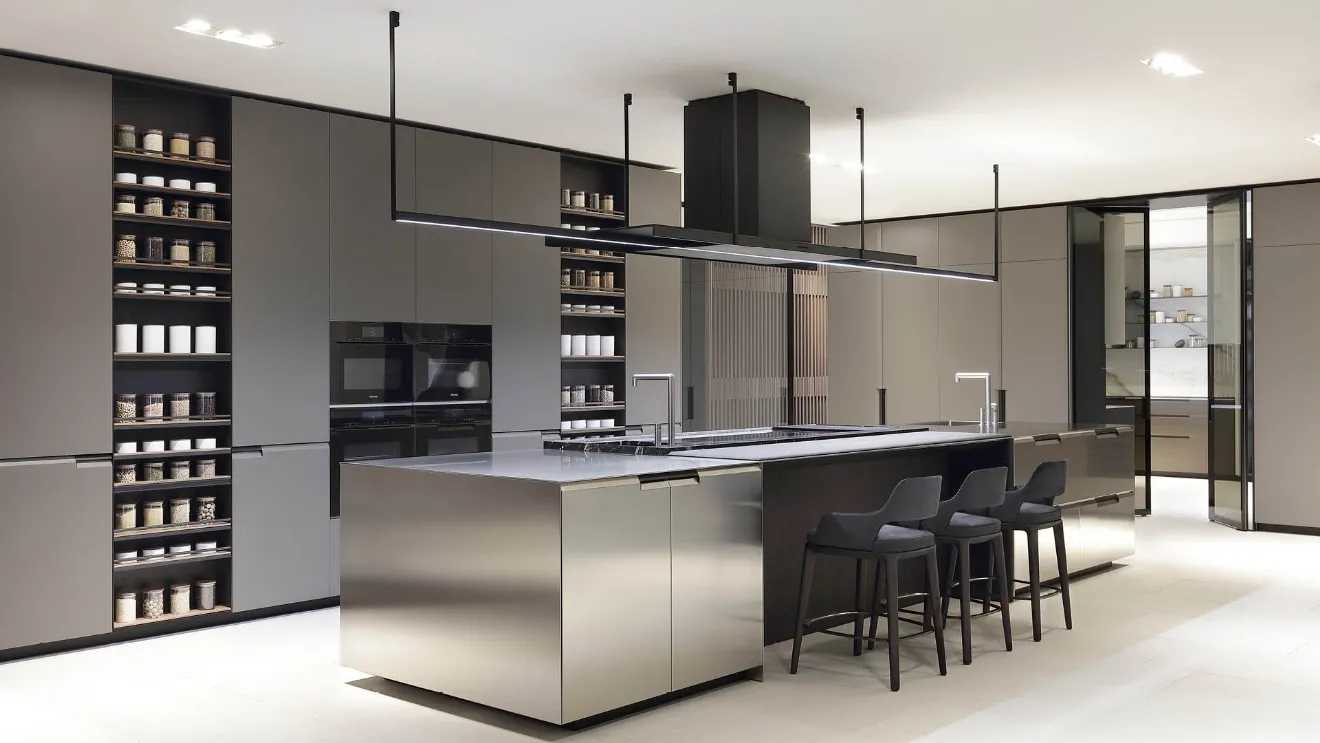 Cucina Design con isola in acciaio Shape 03 di Poliform