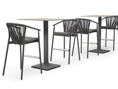 Sgabello impilabile con struttura in alluminio, seduta in tessuto tecnico in PVC e schienale in cordino sintetico Smart di Varaschin