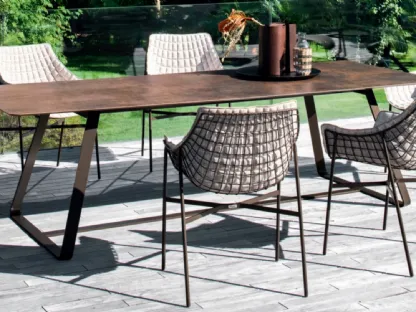 Tavolo da esterno moderno con base in alluminio Kolonaki di Varaschin